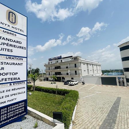 Onyx Hotel Yamoussoukro Exterior photo