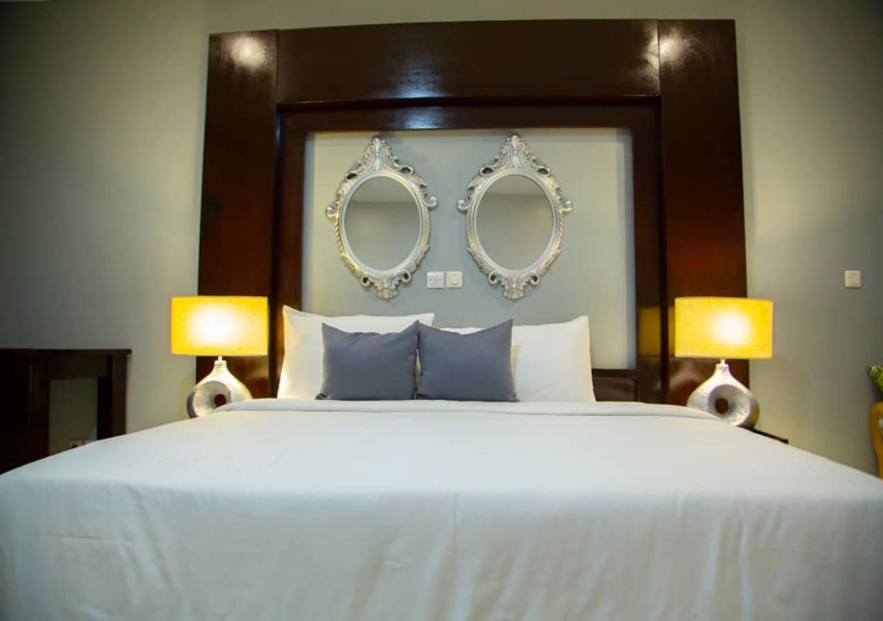 Onyx Hotel Yamoussoukro Exterior photo