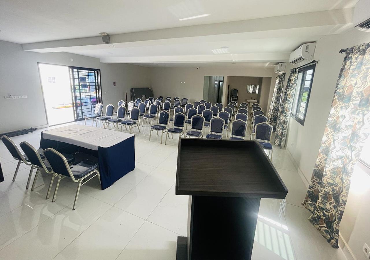 Onyx Hotel Yamoussoukro Exterior photo