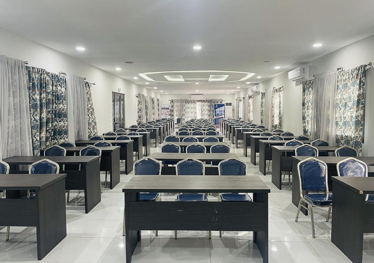Onyx Hotel Yamoussoukro Exterior photo
