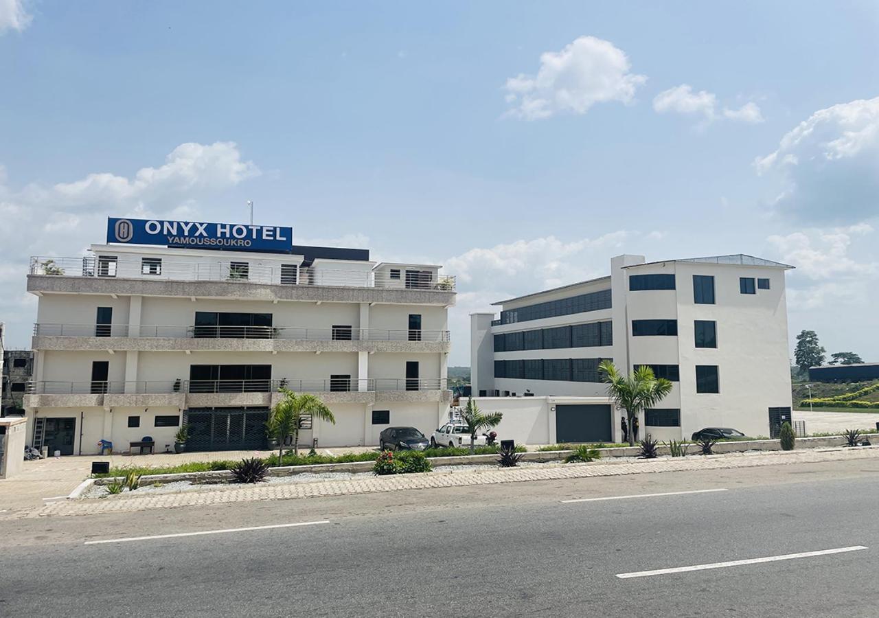 Onyx Hotel Yamoussoukro Exterior photo