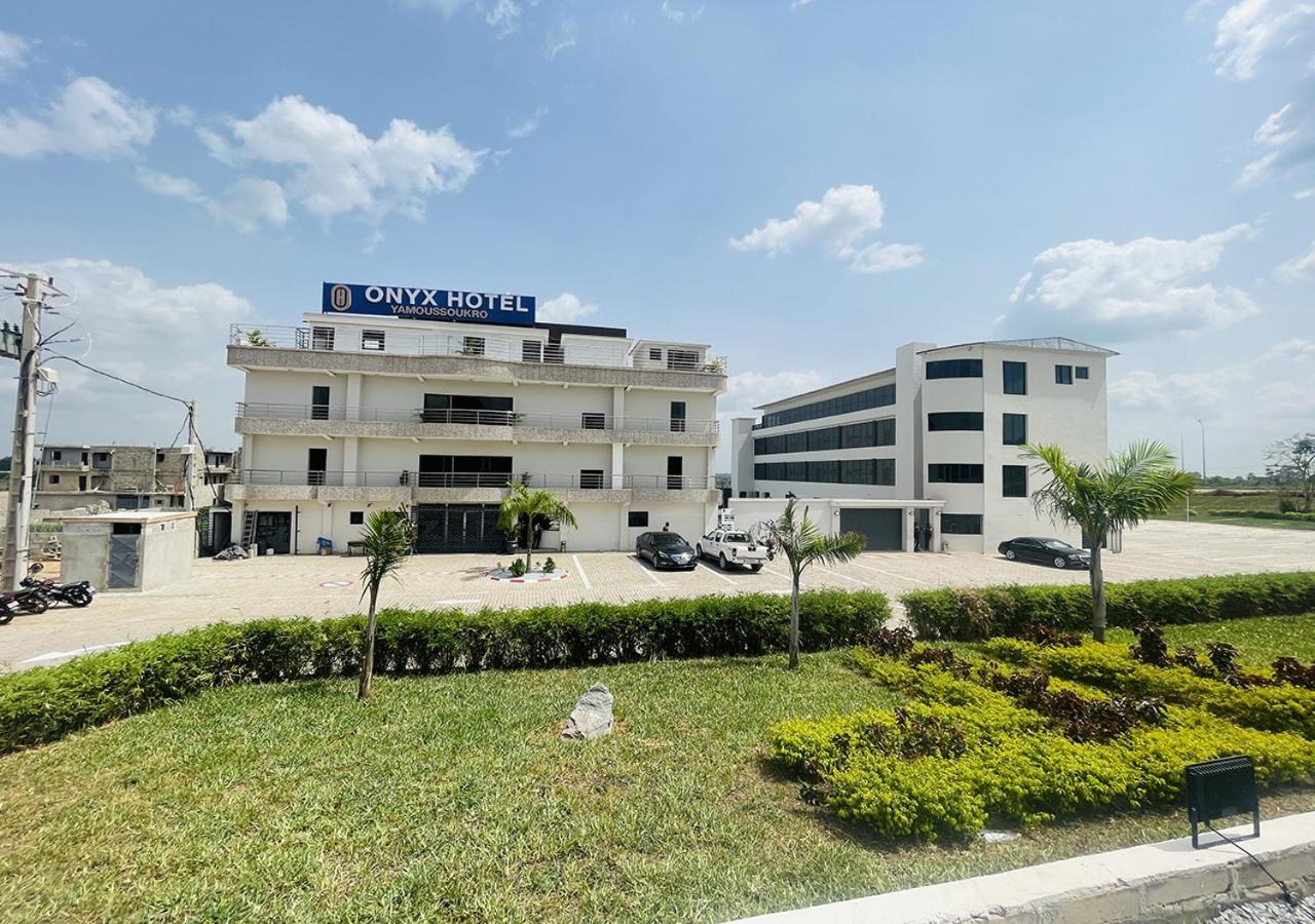 Onyx Hotel Yamoussoukro Exterior photo