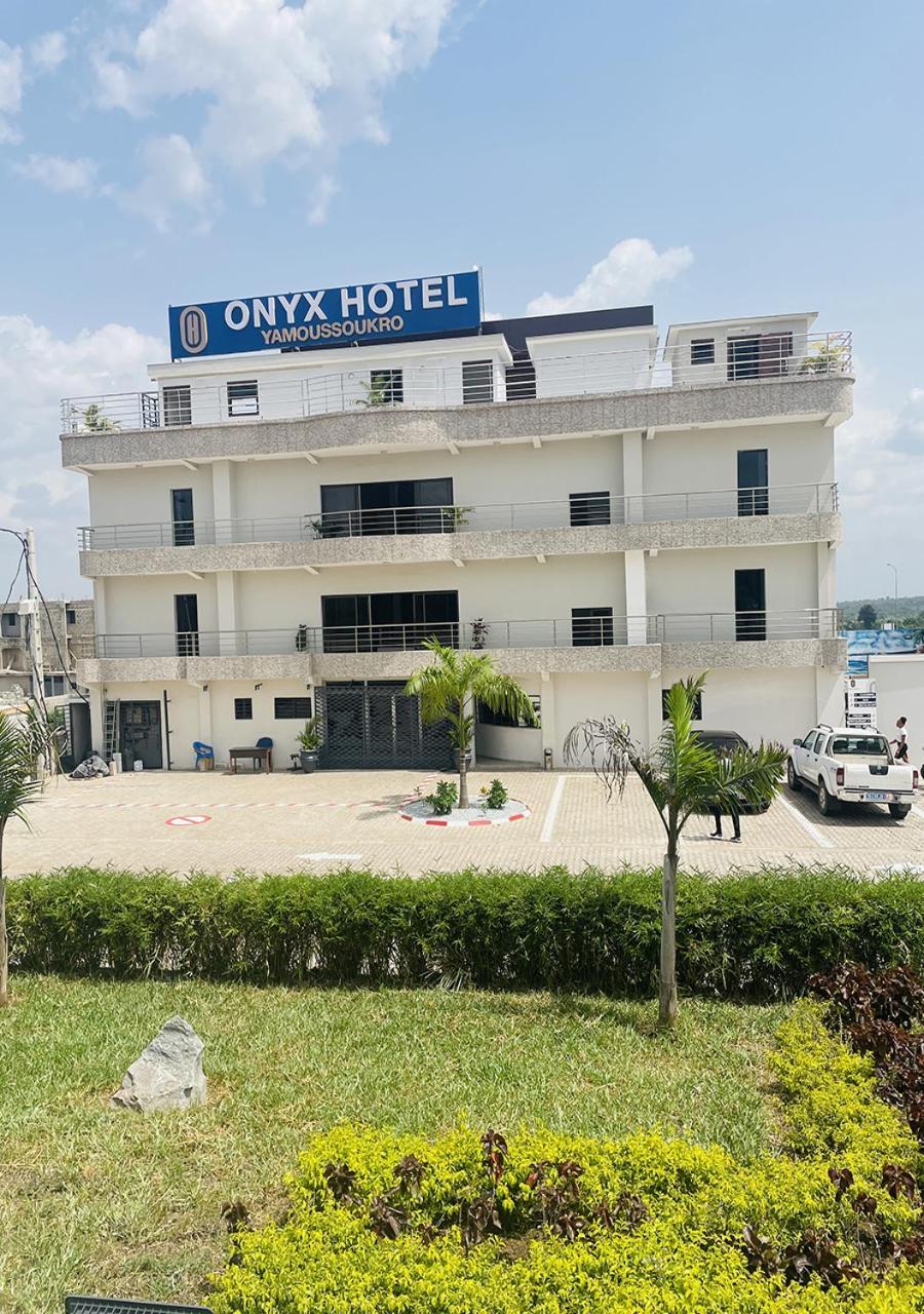 Onyx Hotel Yamoussoukro Exterior photo